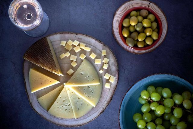 Queso de oveja de excelente calidad disponible online, en Exquisitoo - 1, Foto 1