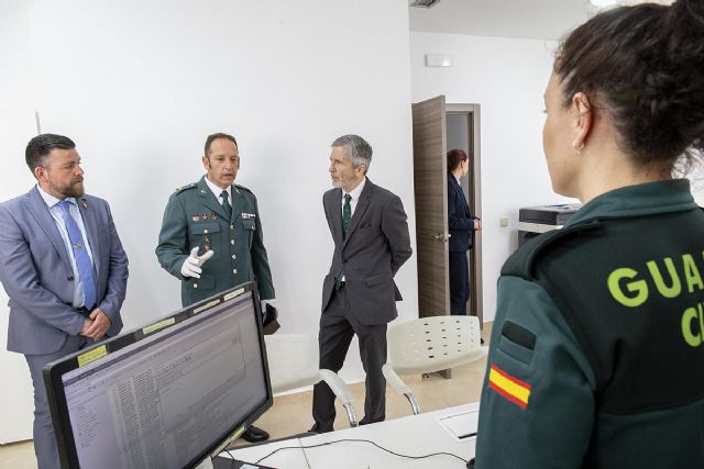Grande Marlaska asegura que la Guardia Civil proporciona un escenario de seguridad que atrae riqueza a los municipios en los que se despliega - 1, Foto 1