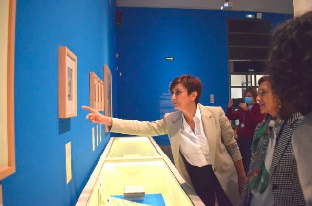 Isabel Rodríguez visita la exposición Noticias verdaderas, maravillosos prodigios, documentos de la historia de España como origen del periodismo - 1, Foto 1