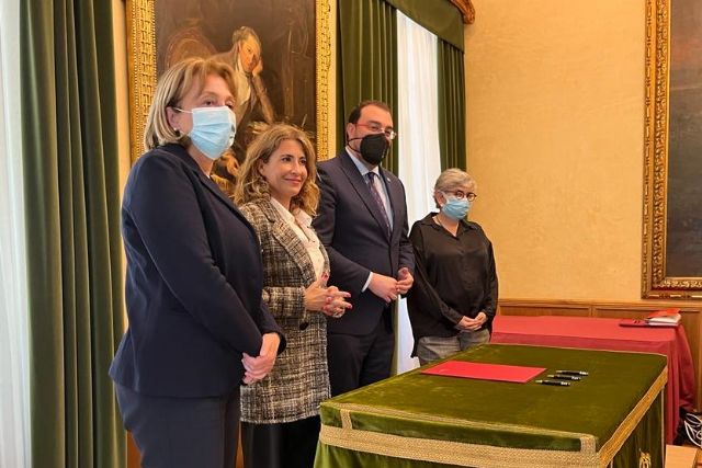 Raquel Sánchez firma el protocolo que impulsa definitivamente el Plan de vías de Gijón - 1, Foto 1