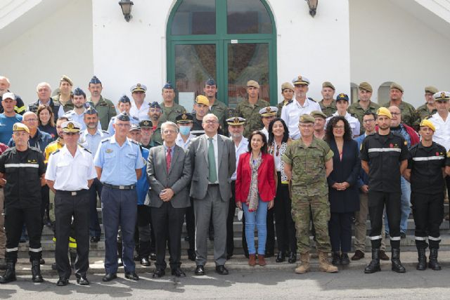 Robles da las gracias al operativo que participó en la emergencia del volcán de La Palma y traslada un mensaje de esperanza a los palmeros - 1, Foto 1