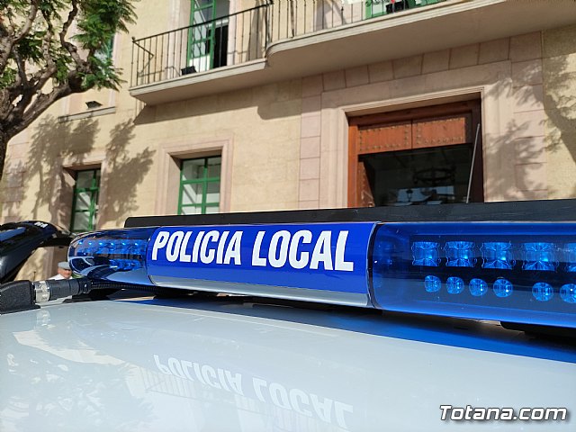 Dos nuevos vehculos, equipados con la ltima tecnologa y dotados con moderno material de servicios de seguridad, mejoran la flota de la Polica Local - 4