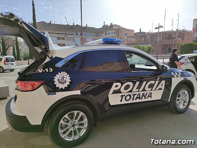 Dos nuevos vehculos, equipados con la ltima tecnologa y dotados con moderno material de servicios de seguridad, mejoran la flota de la Polica Local - 8