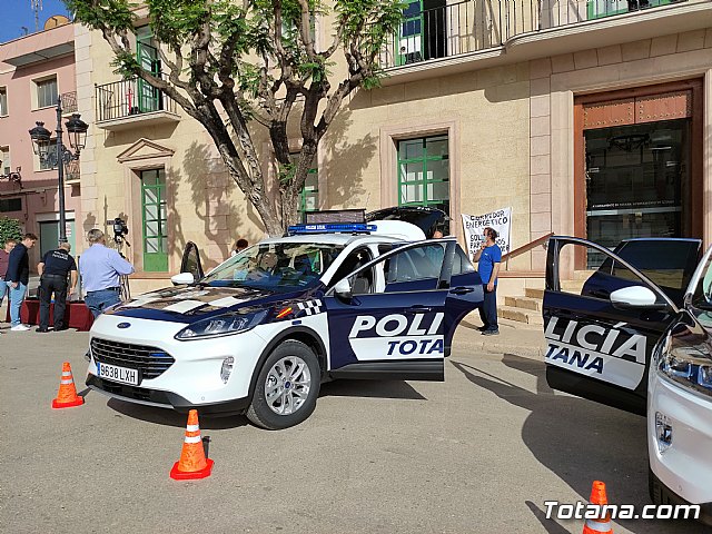 Dos nuevos vehculos, equipados con la ltima tecnologa y dotados con moderno material de servicios de seguridad, mejoran la flota de la Polica Local - 22