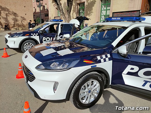 Dos nuevos vehculos, equipados con la ltima tecnologa y dotados con moderno material de servicios de seguridad, mejoran la flota de la Polica Local - 24