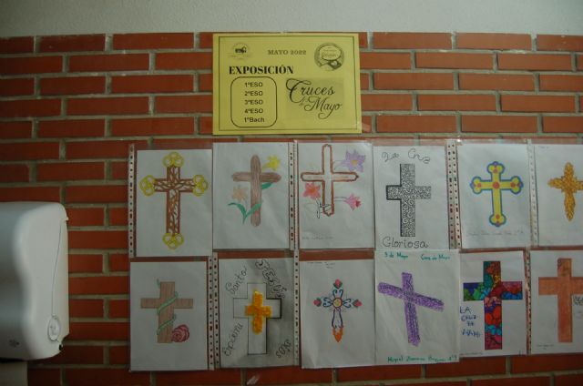 Las Cruces de Mayo en el Instituto Prado Mayor de Totana - 4