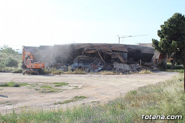 Se inician las obras de demolicin por ruina de la antigua Discoteca Central - 2