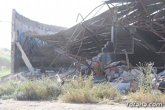 Se inician las obras de demolicin por ruina de la antigua Discoteca Central - 4