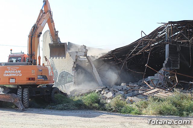 Se inician las obras de demolicin por ruina de la antigua Discoteca Central - 5