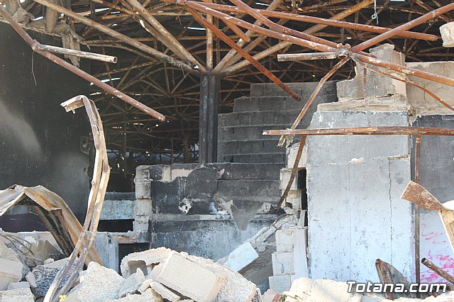 Se inician las obras de demolicin por ruina de la antigua Discoteca Central - 11