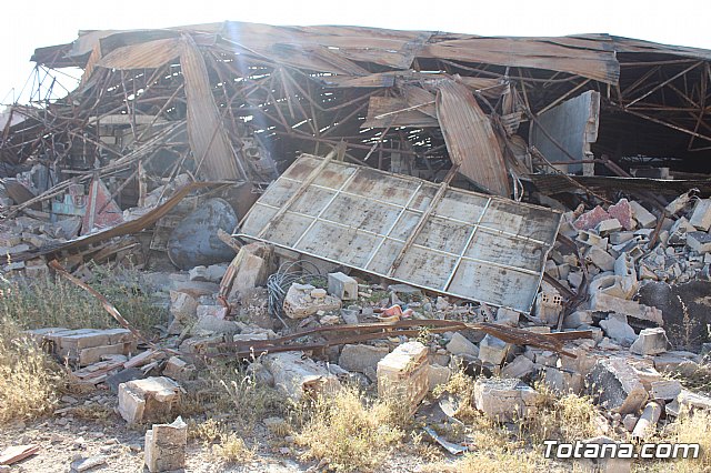 Se inician las obras de demolicin por ruina de la antigua Discoteca Central - 14