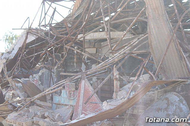 Se inician las obras de demolicin por ruina de la antigua Discoteca Central - 15