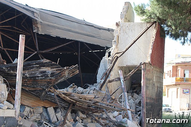 Se inician las obras de demolicin por ruina de la antigua Discoteca Central - 16