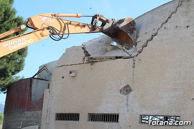 Se inician las obras de demolicin por ruina de la antigua Discoteca Central - 22