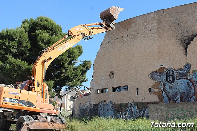 Se inician las obras de demolicin por ruina de la antigua Discoteca Central - 28