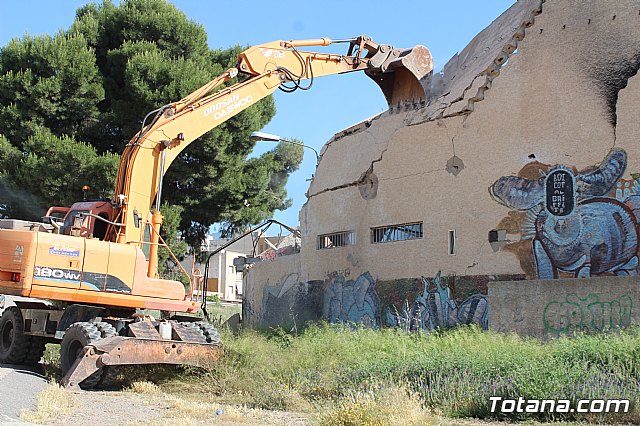 Se inician las obras de demolicin por ruina de la antigua Discoteca Central - 29