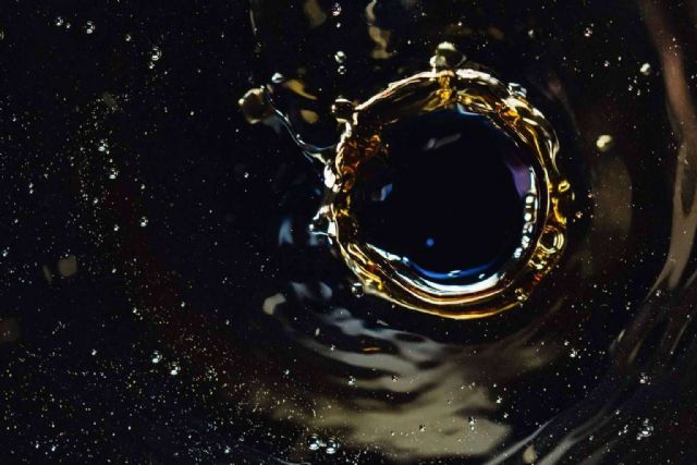 ¿De qué manera controlar un derrame de aceite en una zona de agua? - 1, Foto 1