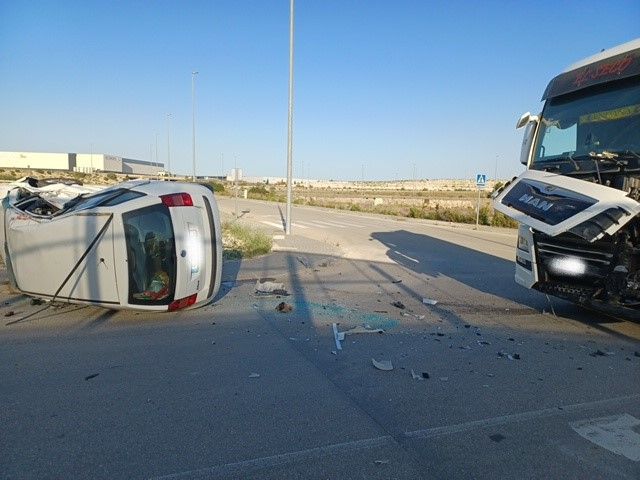 Servicios de emergencias intervienen en un accidente de tráfico con heridos en Lorquí - 1, Foto 1