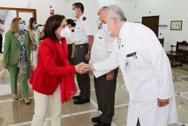 Robles visita a los heridos de guerra ucranianos ingresados en el Hospital de la Defensa de Zaragoza - 1, Foto 1