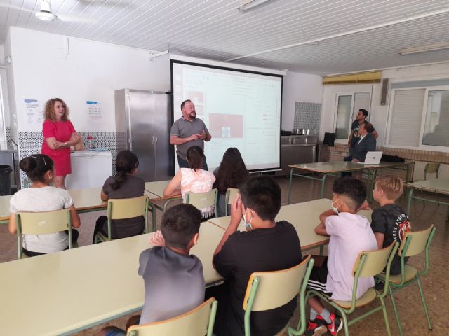 La concejalía de Salud trabaja en los colegios la concienciación sobre el bienestar animal - 1, Foto 1