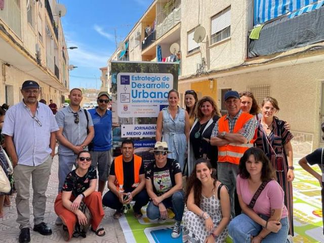 El Día del Medio Ambiente se celebró en el barrio de San Francisco Javier con la actividad Cuido mi barrio - 1, Foto 1