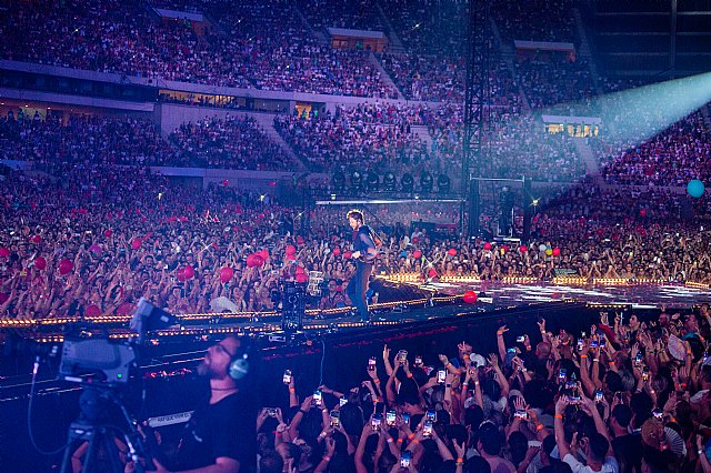Manuel Carrasco revienta el estadio de la Cartuja ante casi 75.000 espectadores - 7