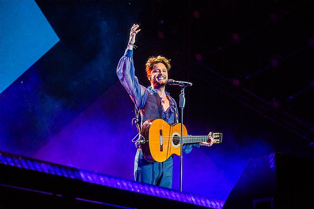 Manuel Carrasco revienta el estadio de la Cartuja ante casi 75.000 espectadores - 11