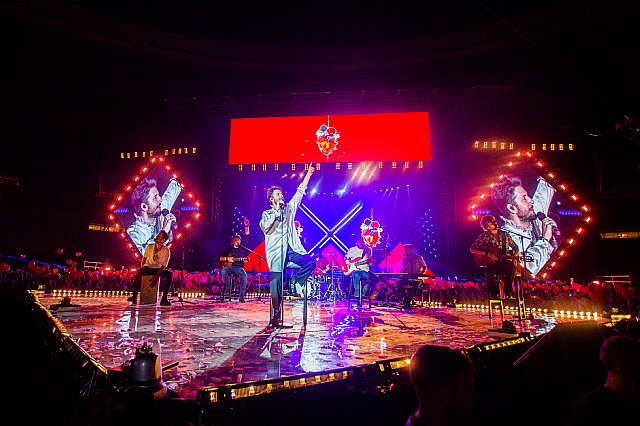 Manuel Carrasco revienta el estadio de la Cartuja ante casi 75.000 espectadores - 13