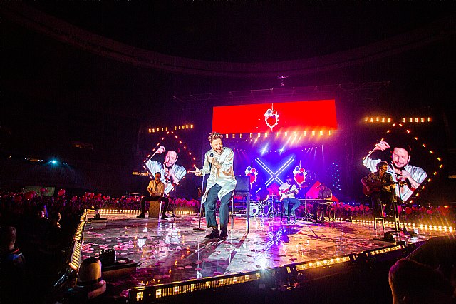 Manuel Carrasco revienta el estadio de la Cartuja ante casi 75.000 espectadores - 14
