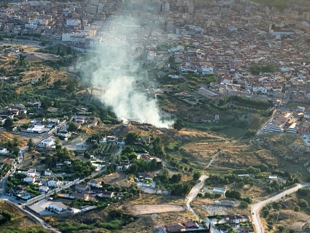 Incendio de matorral en una finca del barrio de San Miguel en Molina de Segura - 1, Foto 1