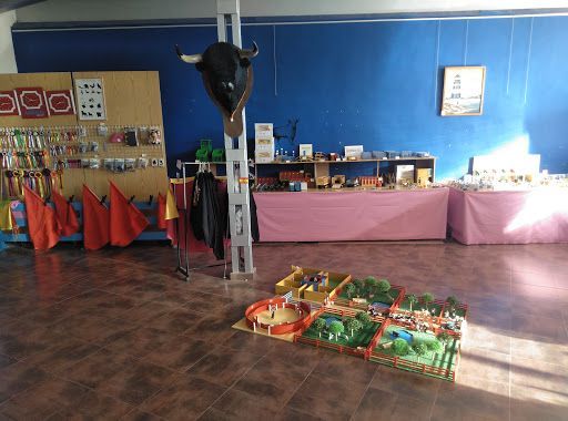 Ambients Artesanía cumple 10 años fabricando juguetes taurinos artesanales en España - 1, Foto 1