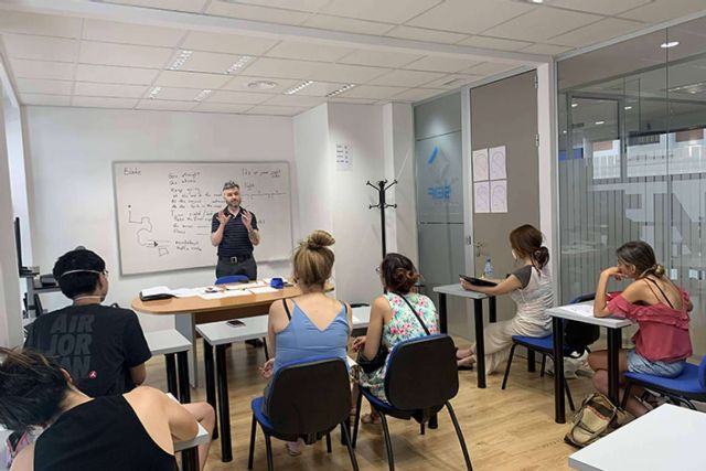 Seif English Academy imparte clases presenciales de inglés para todos los niveles - 1, Foto 1