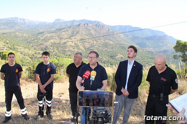 Sendas patrullas con dos voluntarios de Proteccin Civil realizarn todo este verano labores de vigilancia mvil en Sierra Espua, en Totana - 13