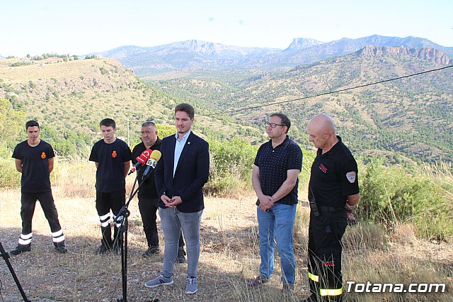 Sendas patrullas con dos voluntarios de Proteccin Civil realizarn todo este verano labores de vigilancia mvil en Sierra Espua, en Totana - 19
