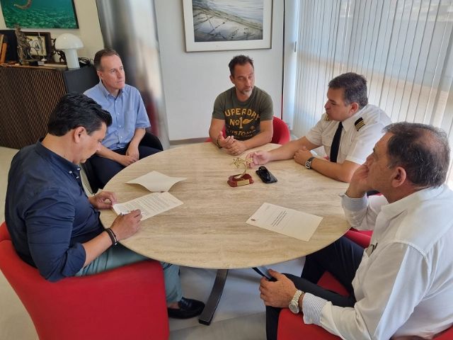 El Ayuntamiento inicia un convenio de colaboración con el Aeroclub Mar Menor - 1, Foto 1