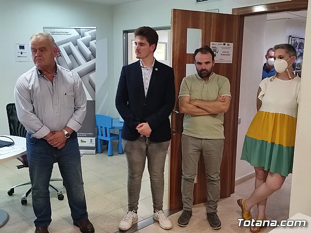 Garantizan la continuidad de los programas de Insercin Laboral para Adultos y de Garanta Juvenil, que promueve el Colectivo El Candil, a partir del 1 de octubre - 11