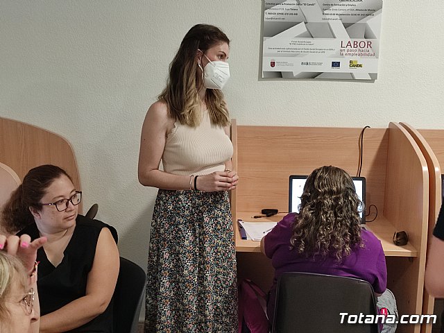 Garantizan la continuidad de los programas de Insercin Laboral para Adultos y de Garanta Juvenil, que promueve el Colectivo El Candil, a partir del 1 de octubre - 12