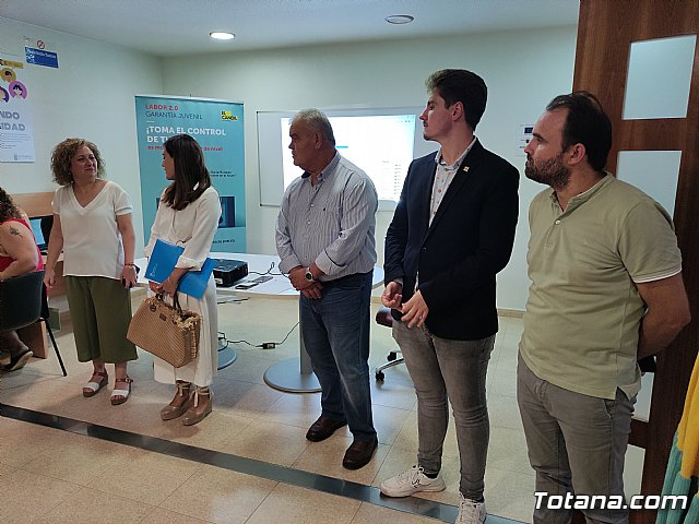 Garantizan la continuidad de los programas de Insercin Laboral para Adultos y de Garanta Juvenil, que promueve el Colectivo El Candil, a partir del 1 de octubre - 13