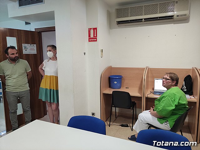 Garantizan la continuidad de los programas de Insercin Laboral para Adultos y de Garanta Juvenil, que promueve el Colectivo El Candil, a partir del 1 de octubre - 14