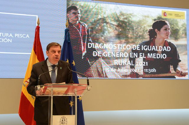 Luis Planas: Afianzar el papel de la mujer es clave para el futuro de la actividad agraria en España - 1, Foto 1