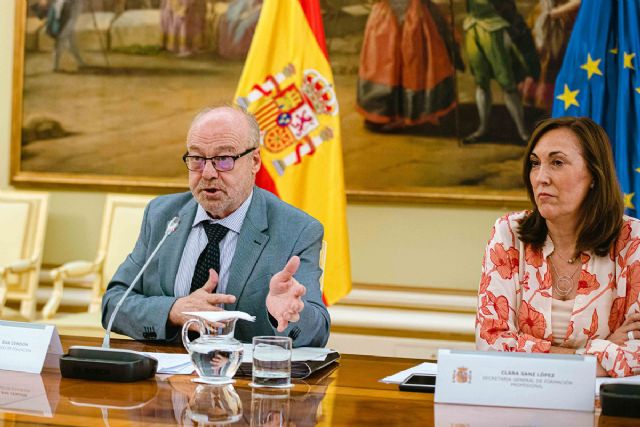 Ministerio y Comunidades Autónomas estudian la integración de los profesores técnicos de FP en el cuerpo de Enseñanza Secundaria - 1, Foto 1