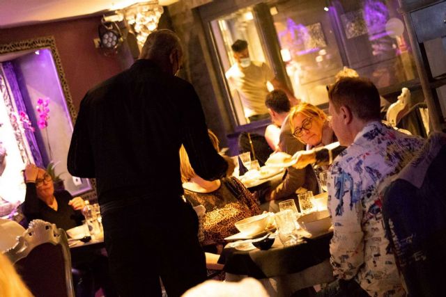 ZAK Rendez Vous, un restaurante que ofrece una experiencia total en la cena con show musical en Sitges - 1, Foto 1