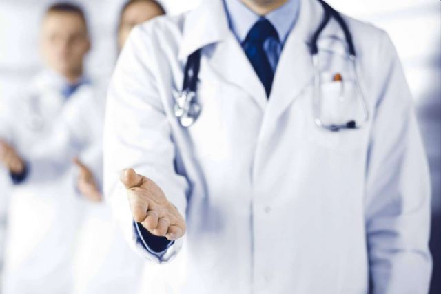 Todos los sanitarios están obligados por la Ley 44/2003 a tener un seguro de responsabilidad civil - 1, Foto 1