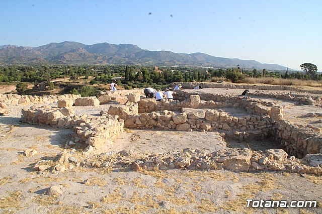 Autoridades locales visitan la IX edicin del Campo de Trabajo Arqueolgico en el yacimiento Las Cabezuelas - 1