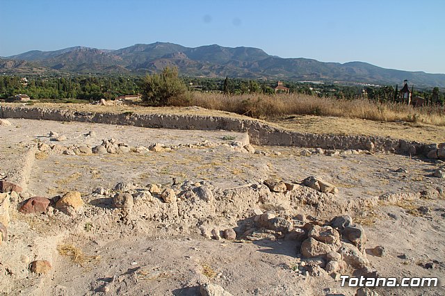 Autoridades locales visitan la IX edicin del Campo de Trabajo Arqueolgico en el yacimiento Las Cabezuelas - 6