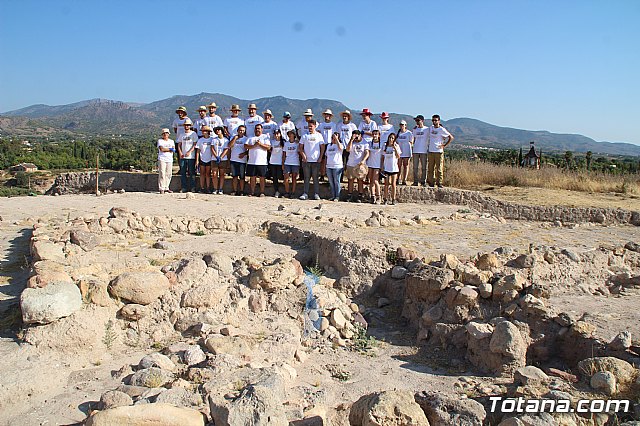 Autoridades locales visitan la IX edicin del Campo de Trabajo Arqueolgico en el yacimiento Las Cabezuelas - 47