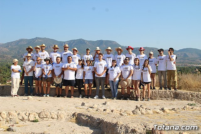 Autoridades locales visitan la IX edicin del Campo de Trabajo Arqueolgico en el yacimiento Las Cabezuelas - 48