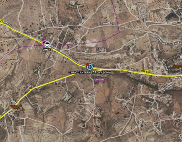 Servicios de emergencias atienden a una chica herida en un accidente de tráfico en Canteras, en Cartagena - 1, Foto 1