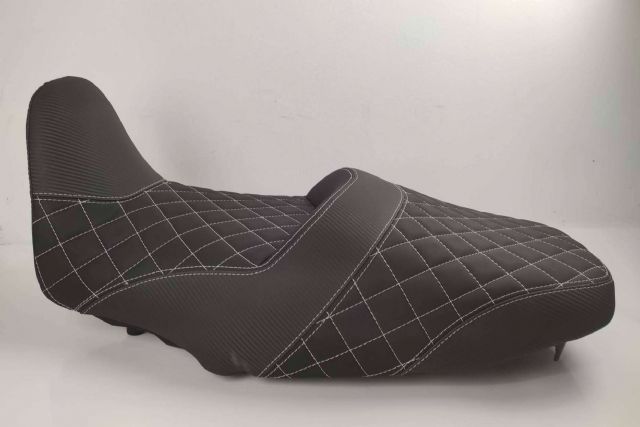 Antes de empezar a desplazarse durante las vacaciones, es recomendable tapizar el asiento de moto con JM Fundas - 1, Foto 1