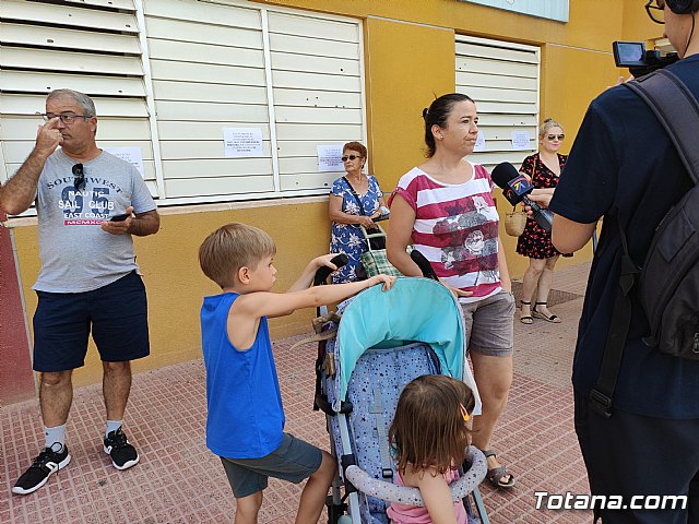 Realizan una concentracin en defensa del servicio de pediatra de los centros de salud del municipio de Totana - 5